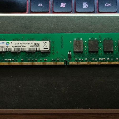 Samsung 2GB DDR2 PC2-6400U RAM memory like new