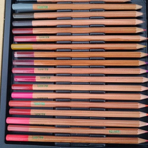 Wooden art set with pastels, colored pencils and oil paints like new