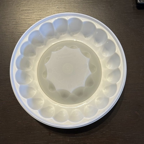 Dessert mold like new by Tupperware
