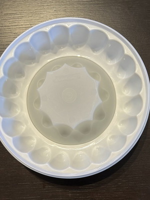 Dessert mold like new by Tupperware