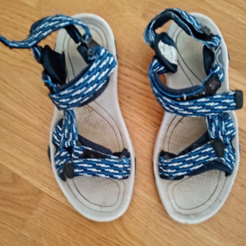 CMP blue youth Hamal Cosmo/Royal sandals like new, size 37