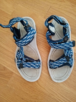 CMP blue youth Hamal Cosmo/Royal sandals like new, size 37