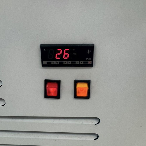 Display Cabinet like new with humidity control for nuts and sweets