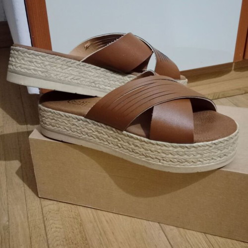 Estil leather platform sandals like new, beige and brown, size 37