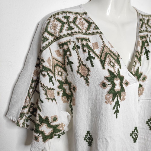 Boho maxi dress with embroidery, one size, like new