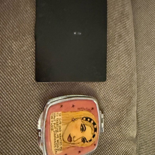 Compact mirrors like new, set of two