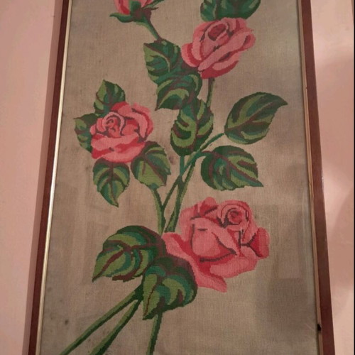 Handmade embroidered frame with roses, like new, 40×30 cm