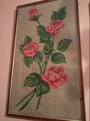 Handmade embroidered frame with roses, like new, 40×30 cm