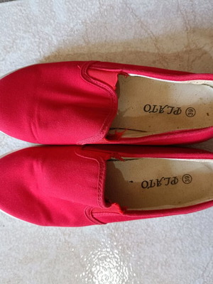 Red women's ballerina shoes like new, size 39