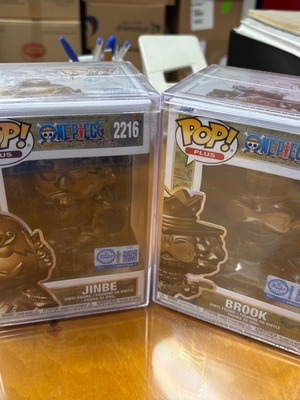Funko Pop Plus Onepiece 2215 Brook and 2216 Jinbe Bronze Statue new