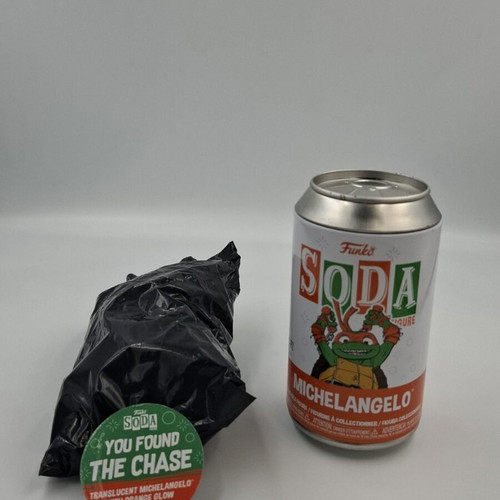 Chase Translucent Michelangelo Funko Soda like new