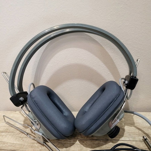 Hosiden BH-001 headphones used in excellent condition