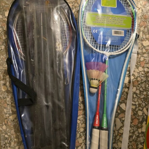Badminton racket set like new, two rackets with shuttlecocks and case