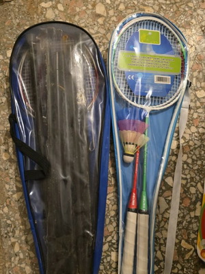 Badminton racket set like new, two rackets with shuttlecocks and case