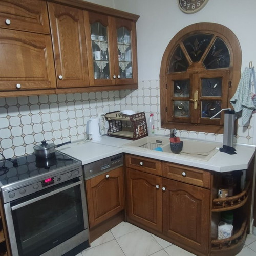 Kitchen furniture like new, solid oak doors