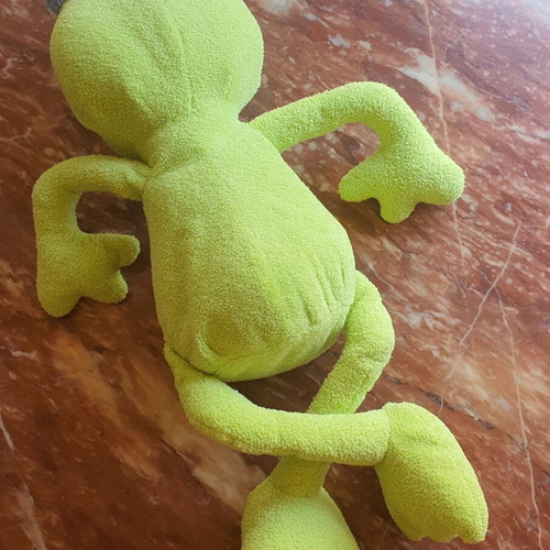 Frog plush toy like new