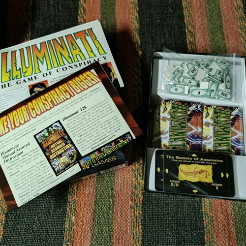 Illuminati Deluxe Edition like new strategic board game