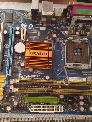 Gigabyte GA G31M ES2C motherboard μεταχειρισμένη με 2 μνήμες, Socket 775