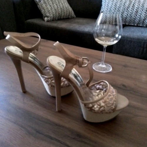 Roselight sandals No 37 like new, beige, ankle tie