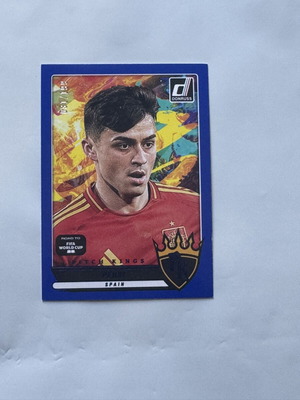 Pedri /199 Pitch Kings card new