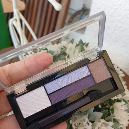 Max Factor palette Lilac mix.