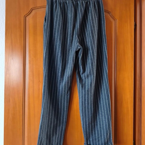 Stradivarius women's pants like new, gray with white stripes, size S