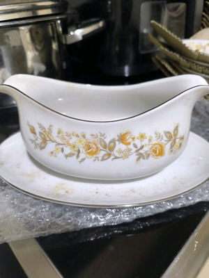 Sango vintage sauce boat new