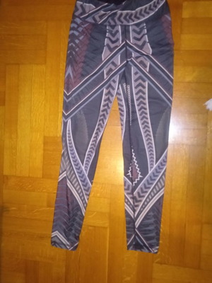 Baya leggings Small used, multicolor with nice print