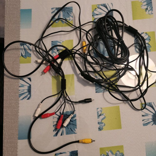 Stereo cables like new, assorted set