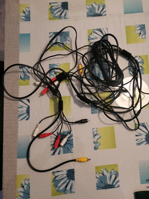 Stereo cables like new, assorted set