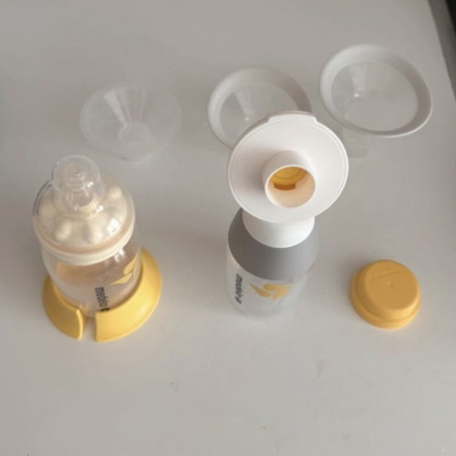 Medela Solo electric breast pump with extras