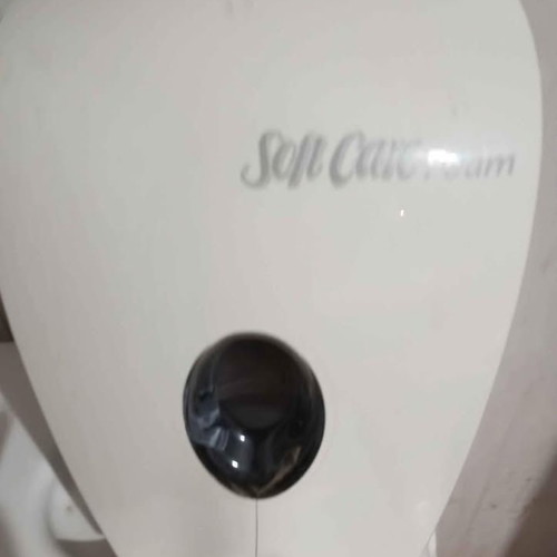 Foam Soap Dispenser like new with wall mount and instructions