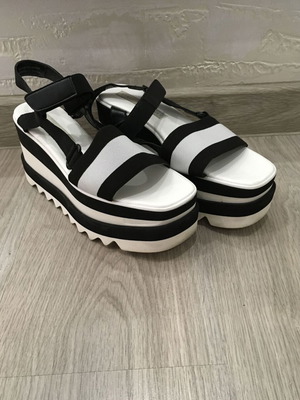 Stella McCartney Elyse Sandals like new, size 39.5, black and white platform