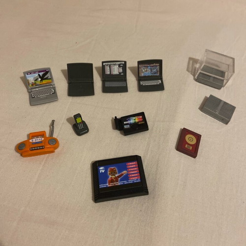 Playmobil electronic devices used