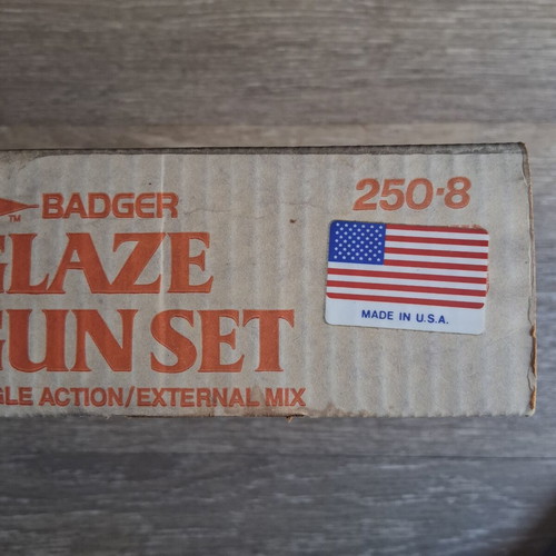 Badger airbrush glaze gun set unused, made in USA