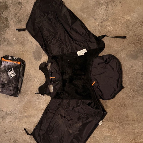 Tucano scooter cover used with case
