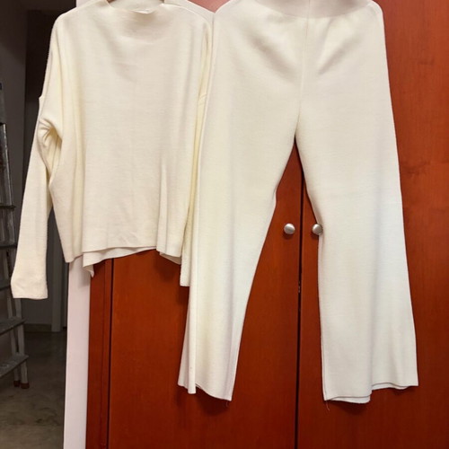 Knit ecru set like new