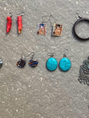 Earrings used, set of 9 pieces with various materials