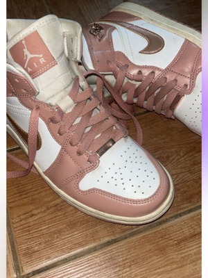 Jordan Nike athletic shoes new, size 37.5