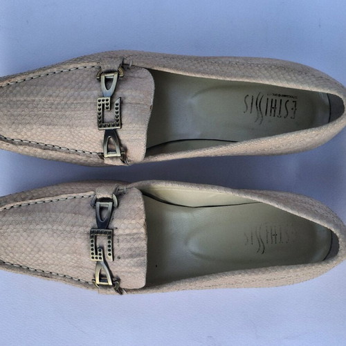 Esthissis leather moccasins size 39 like new beige