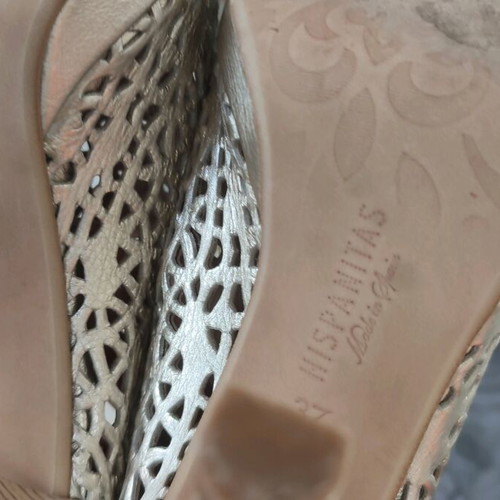 Hispanitas gold leather heels like new, size 37, elegant design