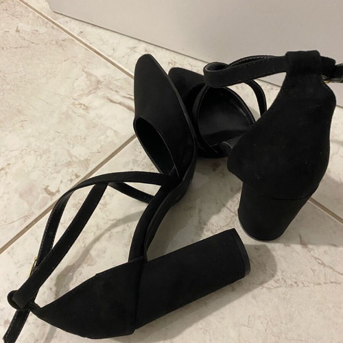 Black heel with crisscross strap Sarigiannis like new, size 36
