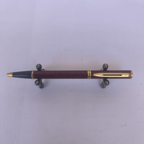 Waterman pen used, grenat color with gold details, made in France