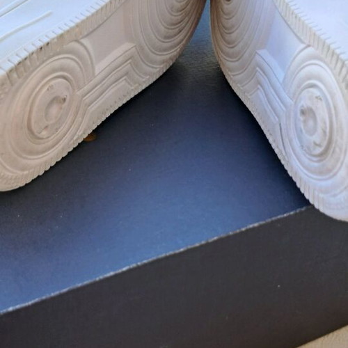 Athletic shoes like new, white with brown details, size 38