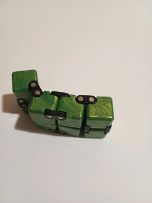 Infinity cube