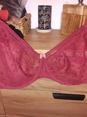 Marks & Spencer bra EU85H like new, red