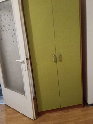 Double-door wardrobe with two shelves