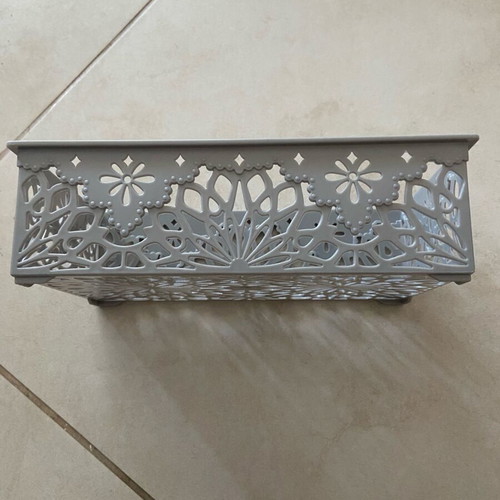 Small basket new, dimensions 20x6x11 cm