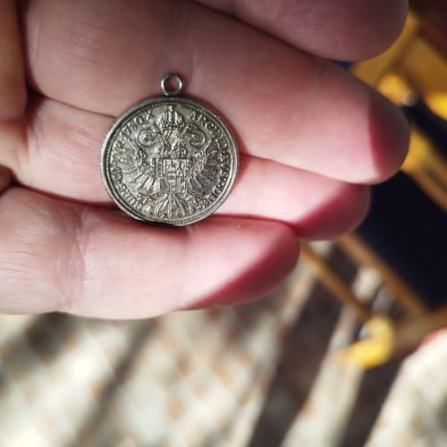 Vintage Austria pendant ARCHID·AVST·DUX·BURG·CO·TYR·1780·X Maria Theresia like new