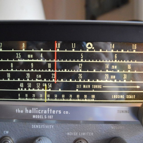 Hallicrafters S-107 receiver like new, made in 1960